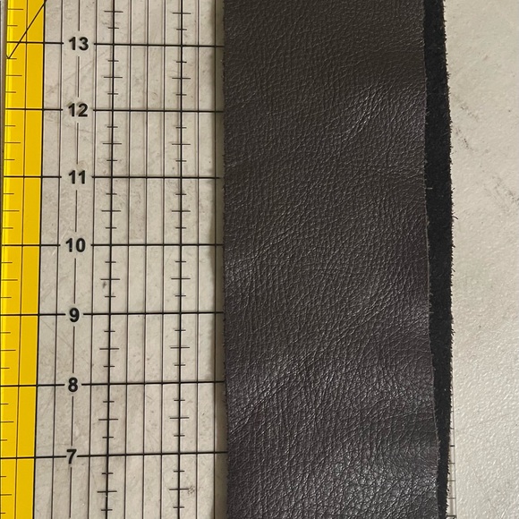 Woman’s leather belt with wood studded buckle size 36 - Picture 3 of 4